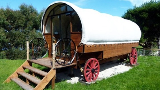 Colonial Wagon refurbished with ensuite, shower and kitchenette